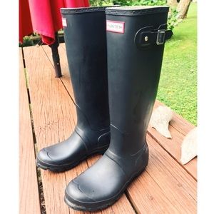 Hunter Women’s Original Tall Rain Boots in Black
